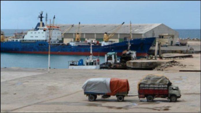 الحكومة الصومالية الإتحادية تخفض الضرائب عن المواد الغذائية الأساسية