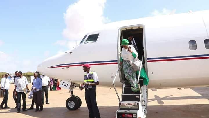 رئيسة لجنة الانتخابات تصل إلى مدينة طوسمريب