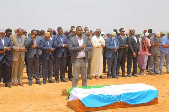 تشييع جثمان كل من محمد عبدي حاشي وحسن أبشر في غرووي