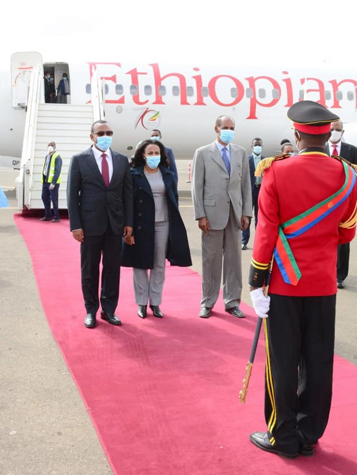 الزيارة الخامسة منذ إنهاء الخلافات.. رئيس وزراء إثيوبيا يصل إريتريا