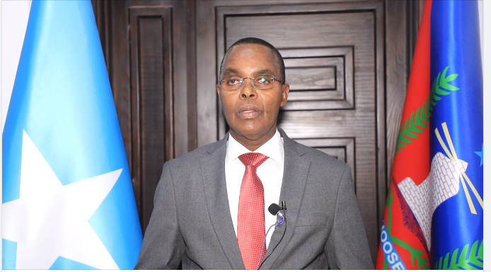 عمدة مقديشو يرحب قانون تمثيل محافظة بنادر في مجلس الشيوخ، والمعارضة ترفض