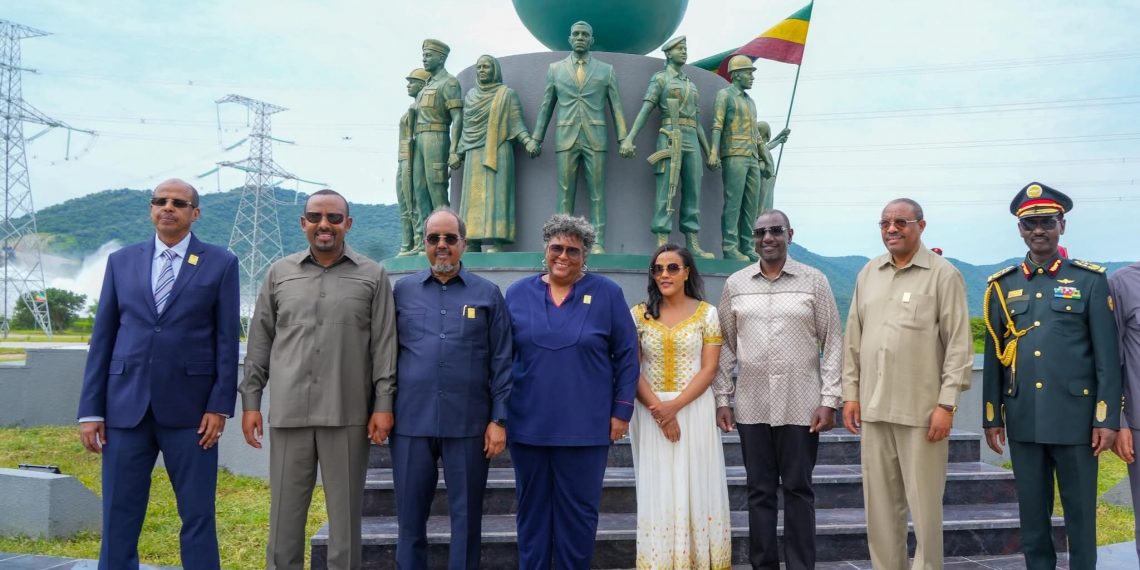 الرئيس الصومالي حسن شيخ محمود يشارك في حفل افتتاح سد النهضة الإثيوبي (GERD)