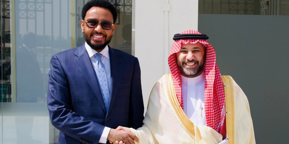 وزير المالية الصومالي يبحث مع نائب وزير المالية في الرياض تعزيز التعاون الاقتصادي مع السعودية