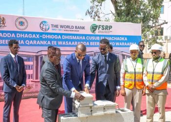 رئيس الوزراء الصومالي يضع حجر الأساس لمعهد البحوث الزراعية،ويؤكد عزم الحكومة على تحقيق الاكتفاء الذاتي الغذائي في الصومال