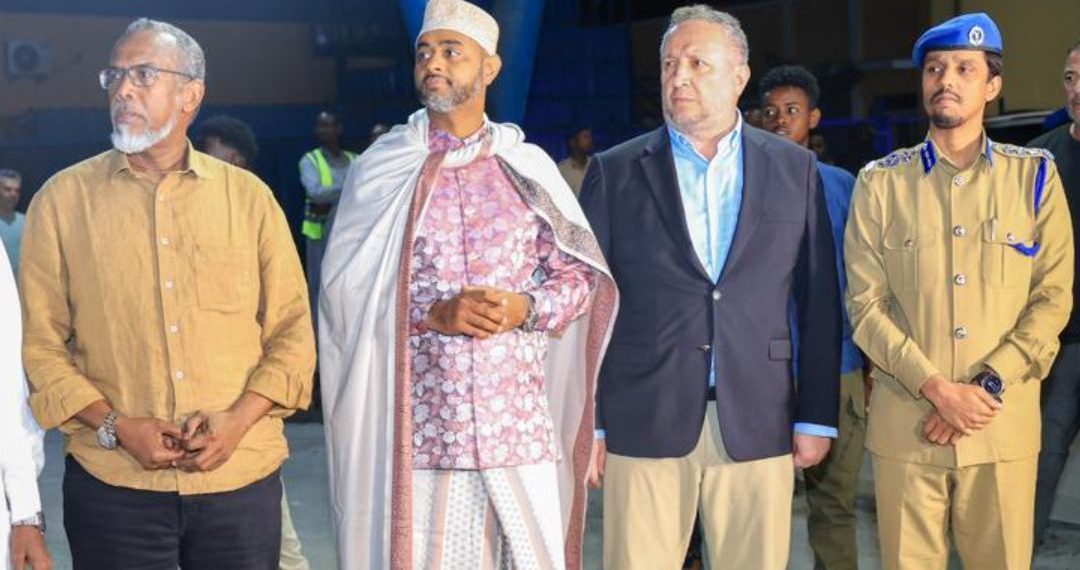 الصومال تطلق نظام عمل على مدار الساعة في ميناء مقديشو لتعزيز التنافسية التجارية