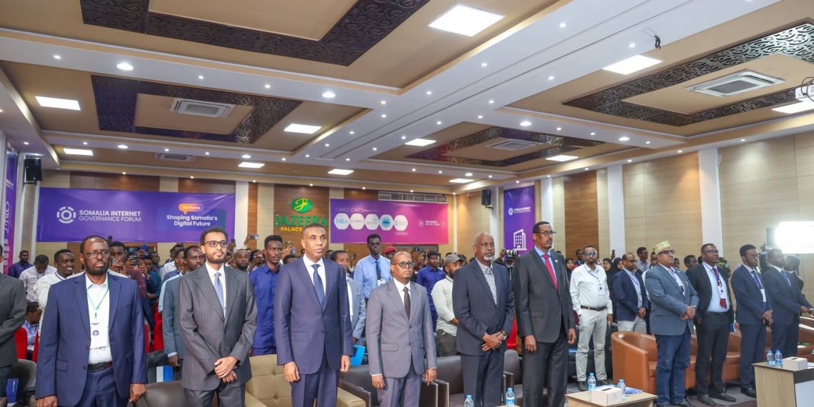 رئيس الوزراء الصومالي يفتتح منتدى حوكمة الإنترنت لتعزيز الأمن الرقمي وتنمية الاقتصاد