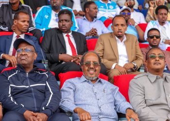 الرئيس الصومالي حسن شيخ محمود: “شاركوا في الانتخابات المقبلة كما شاركتم في نهائي كأس المديريات بحماس ووحدة